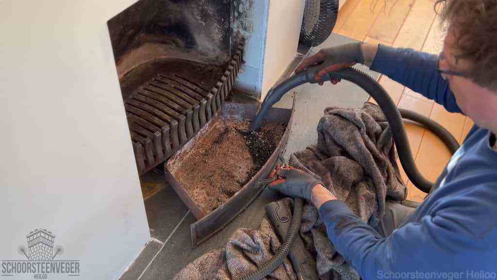 Prijs schoorsteenvegen Heiloo schouw reinigen Prijs schoorsteenvegen Heiloo schouw reinigen