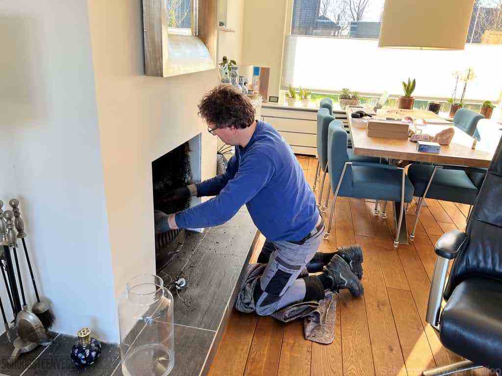 Schouwveger Heiloo kleed schoorsteenreiniger Schouwveger Heiloo kleed schoorsteenreiniger